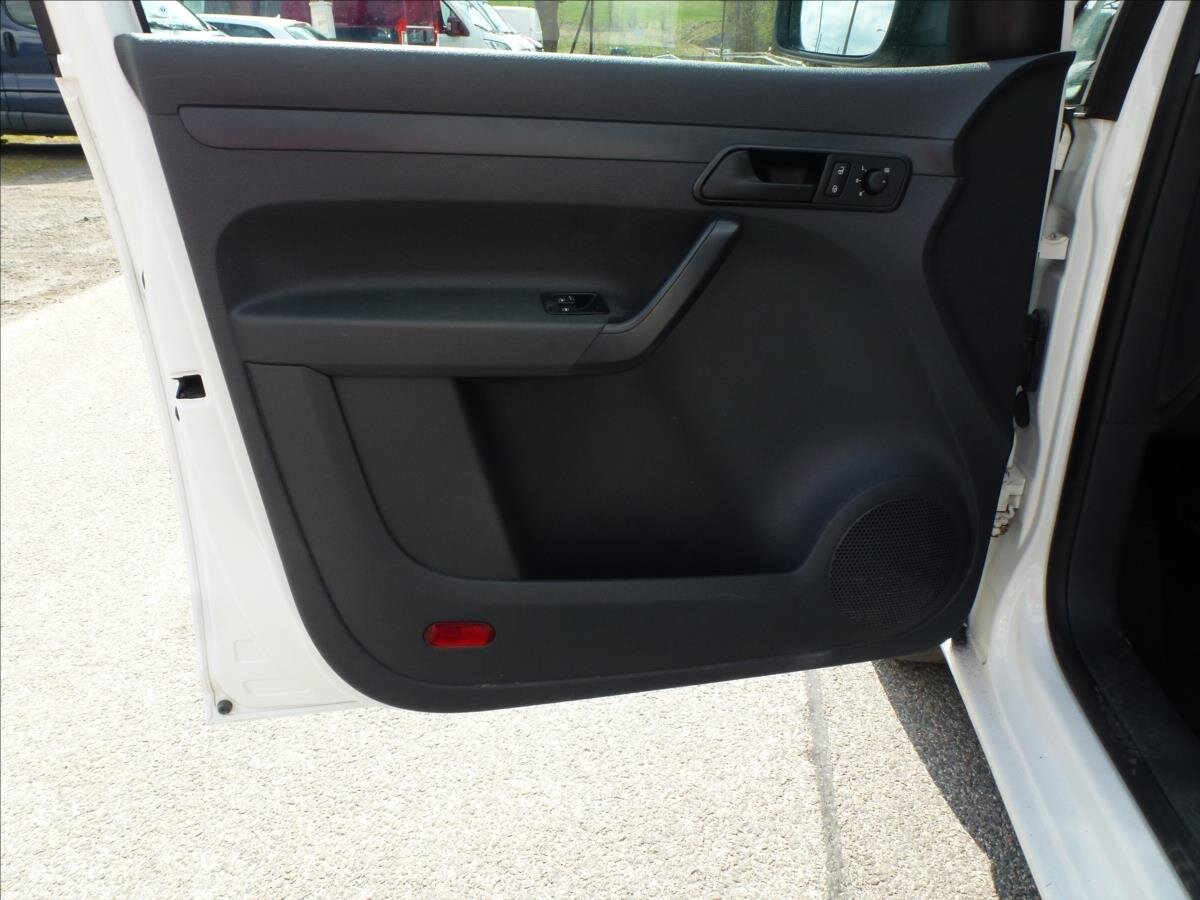 Volkswagen Caddy Skříň 1,6 l 75 kw