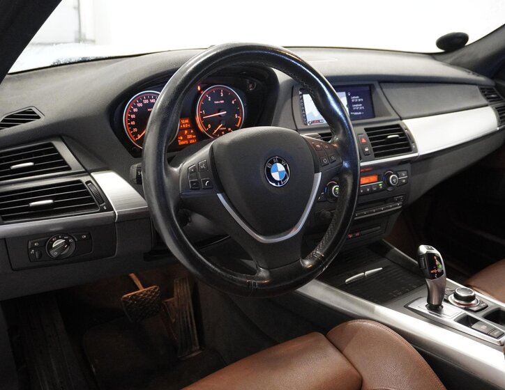 BMW X5 SUV 3,0 l 180 kw