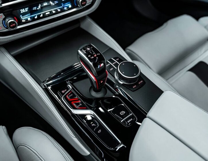 BMW M5 Sedan / Limuzína 4,4 l 460 kw