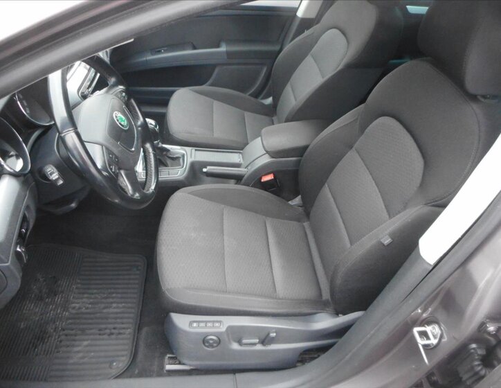 Škoda Superb Kombi 2,0 l 103 kw