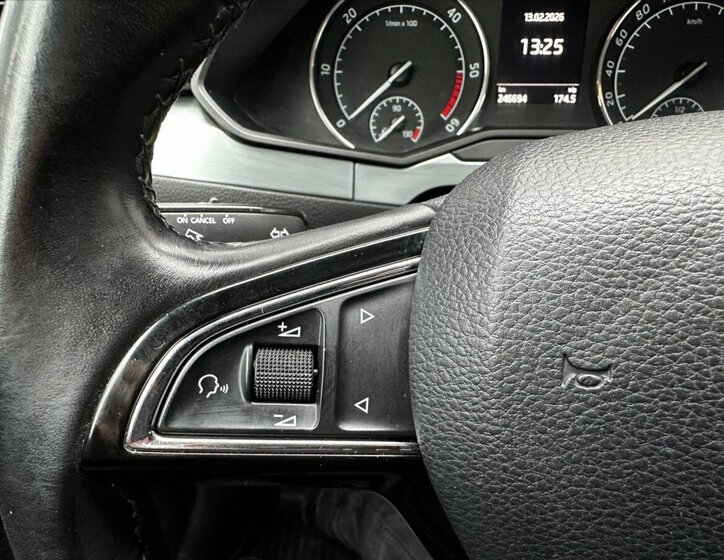 Škoda Superb Sedan / Limuzína 2,0 l 110 kw