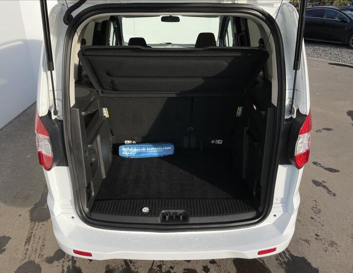 Ford Tourneo Courier 21