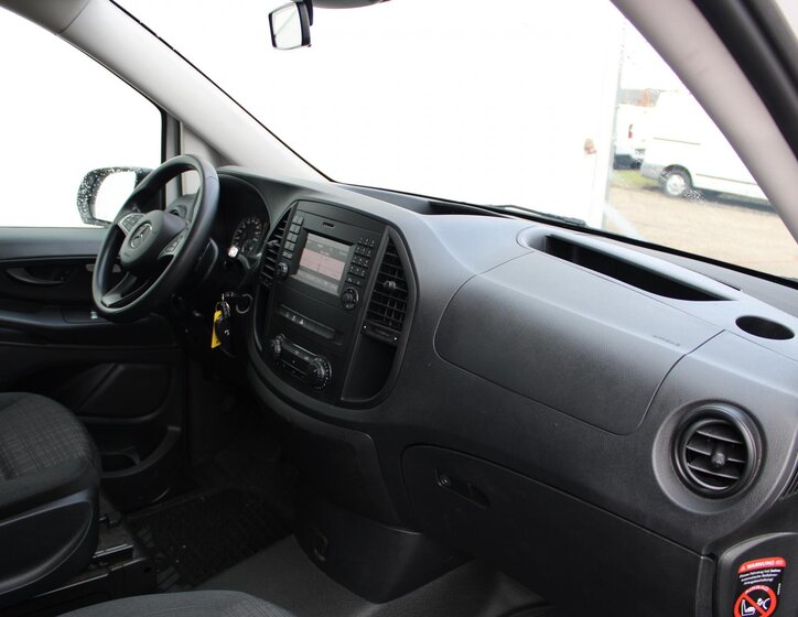 Mercedes-Benz Vito 10