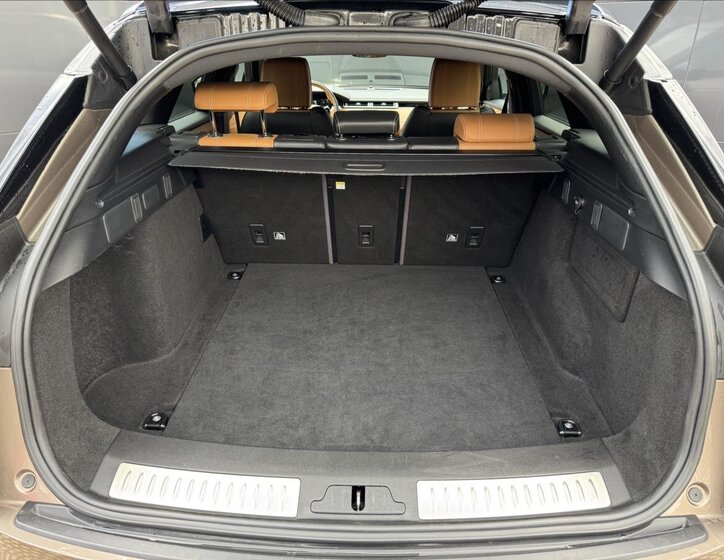 Land Rover Range Rover Velar SUV / Terénní 3,0 l 221 kw