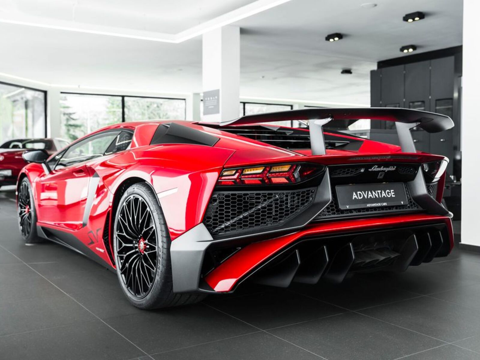 Lamborghini Aventador 4