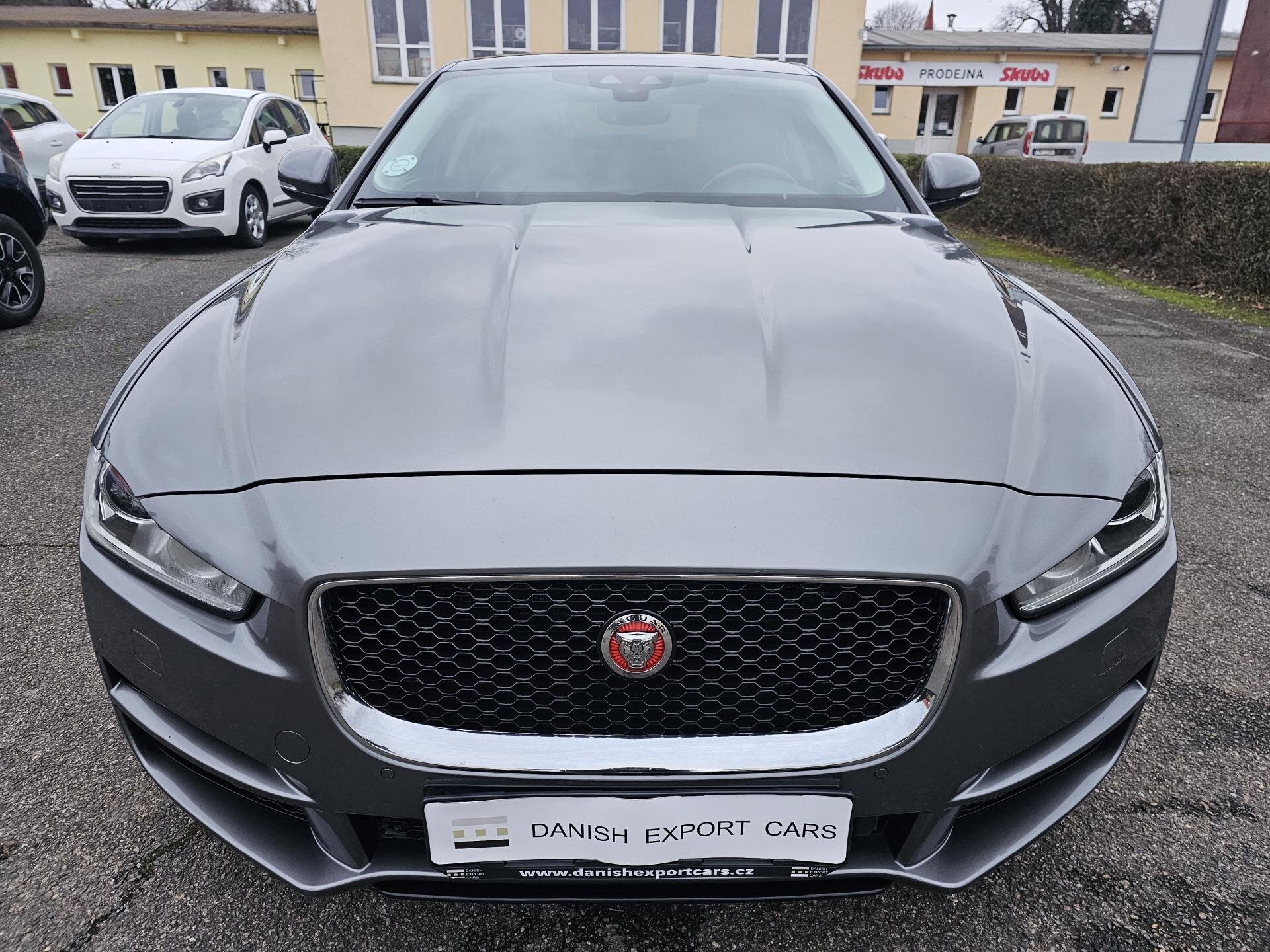 Jaguar XE