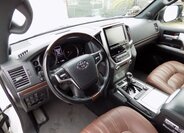 Toyota Land Cruiser 13