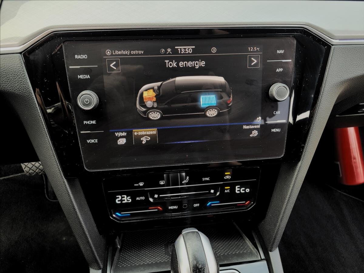 Volkswagen Passat Kombi 1,4 l 160 kw