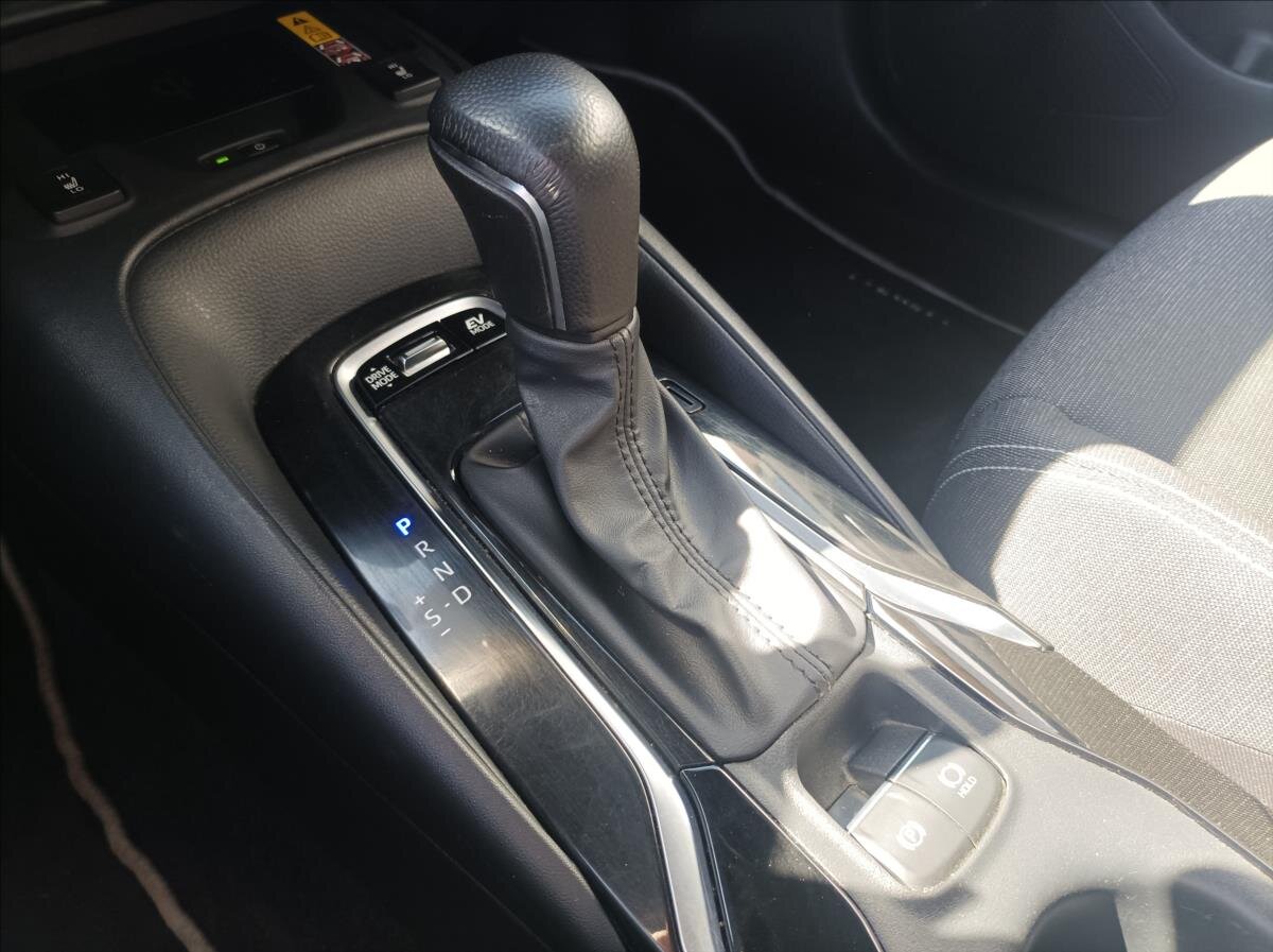 Toyota Corolla Kombi 2,0 l 112 kw