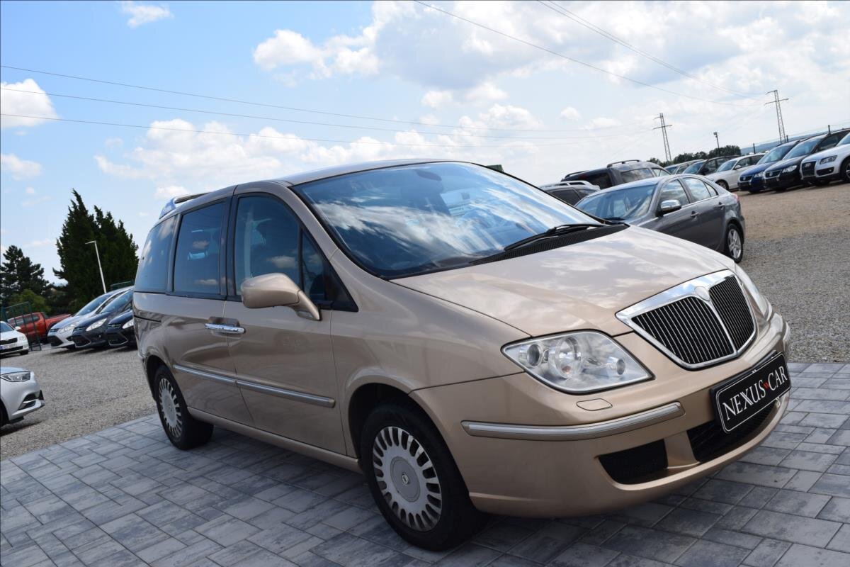 Lancia Phedra MPV 2,2 l 94 kw