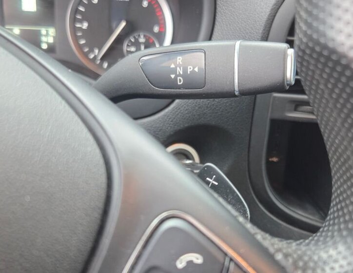 Mercedes-Benz Vito Skříň 2,0 l 120 kw