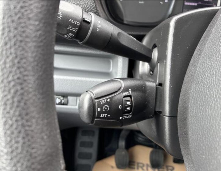 Opel Vivaro Skříň 2,0 l 90 kw