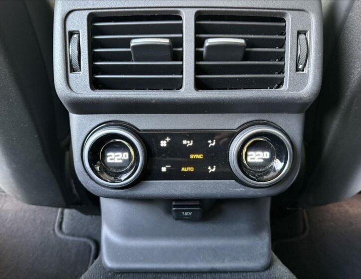 Land Rover Range Rover Velar 26