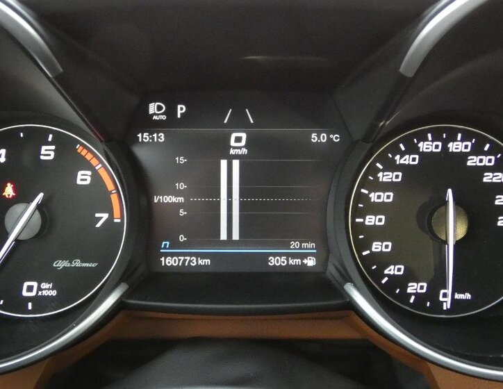 Alfa Romeo Giulia 13