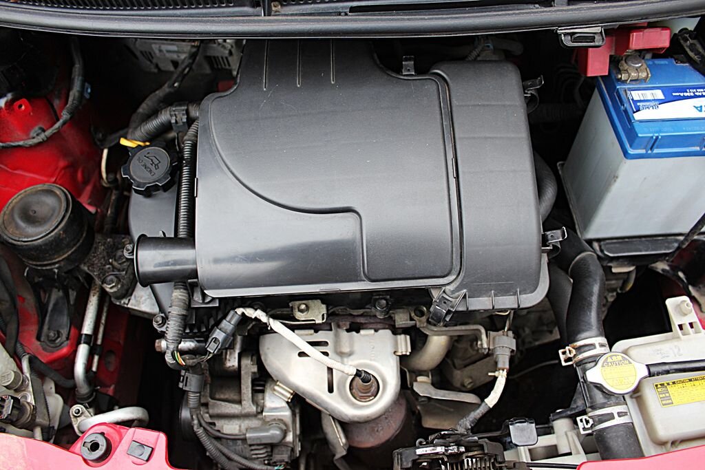 Toyota Yaris Hatchback 998,0 51 kw