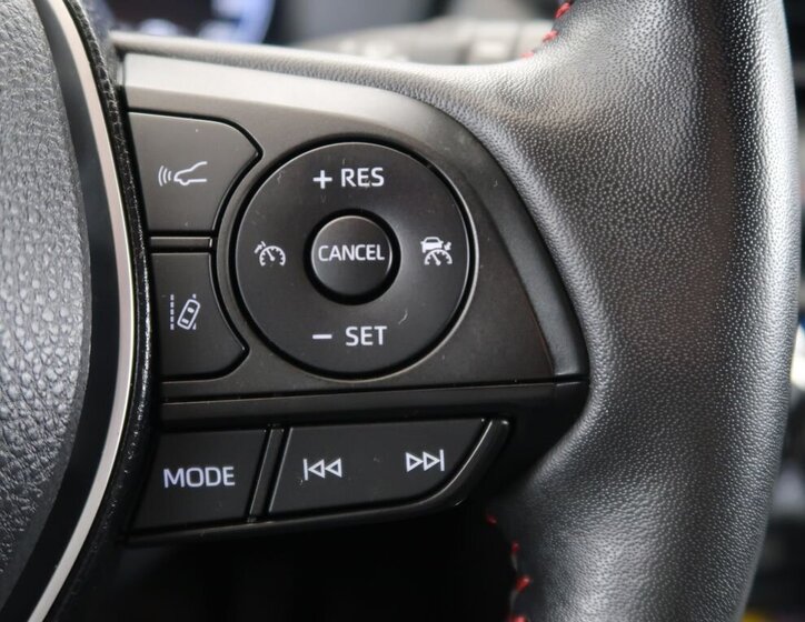 Toyota RAV4 SUV / Terénní 2,5 l 225 kw