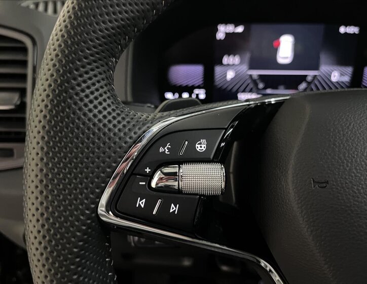 Škoda Karoq SUV / Terénní 1,5 l 110 kw