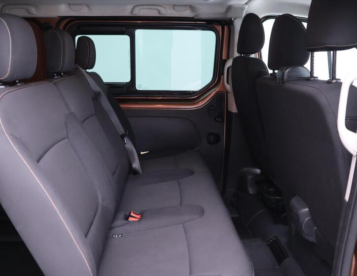Renault Trafic 13