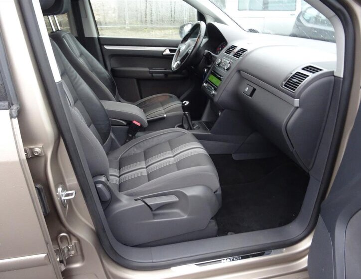 Volkswagen Touran 12