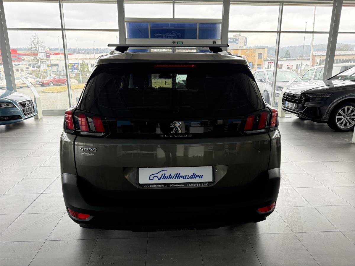 Peugeot 5008 SUV 2,0 l 110 kw