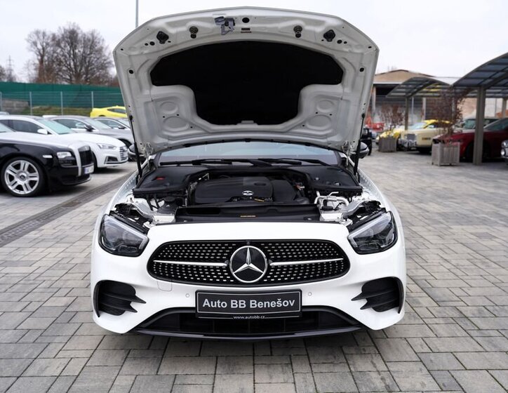 Mercedes-Benz Třídy E 9