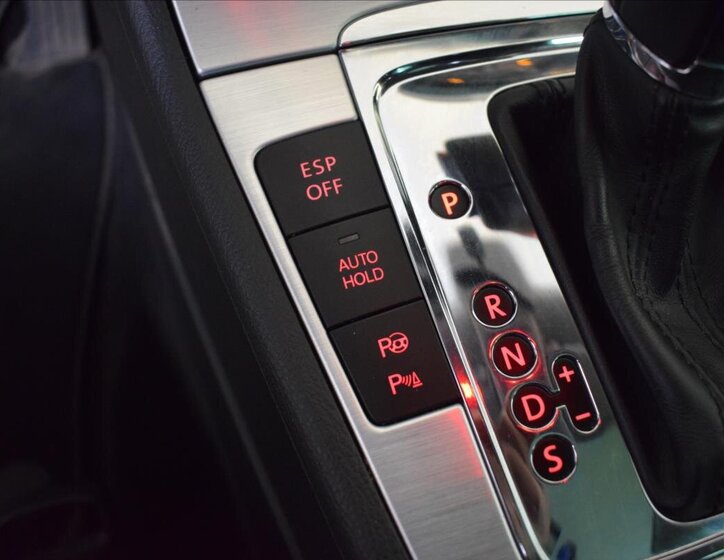 Volkswagen Passat CC Sedan / Limuzína 2,0 l 105 kw