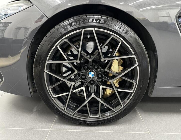 BMW M8 2