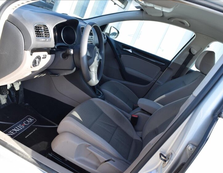 Volkswagen Golf Kombi 1,6 l 66 kw