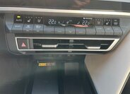 Toyota Camry Sedan / Limuzína 2,5 l 137 kw