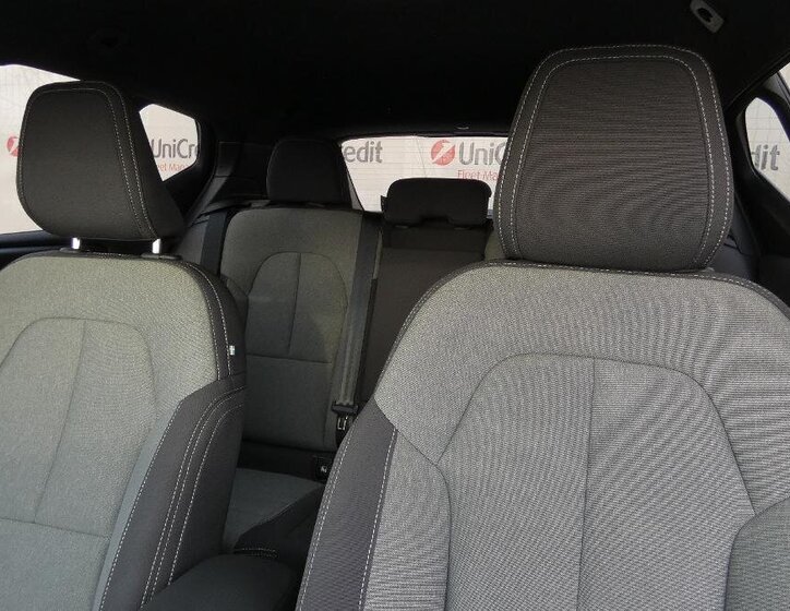 Volvo XC40 SUV / Terénní 2,0 l 120 kw