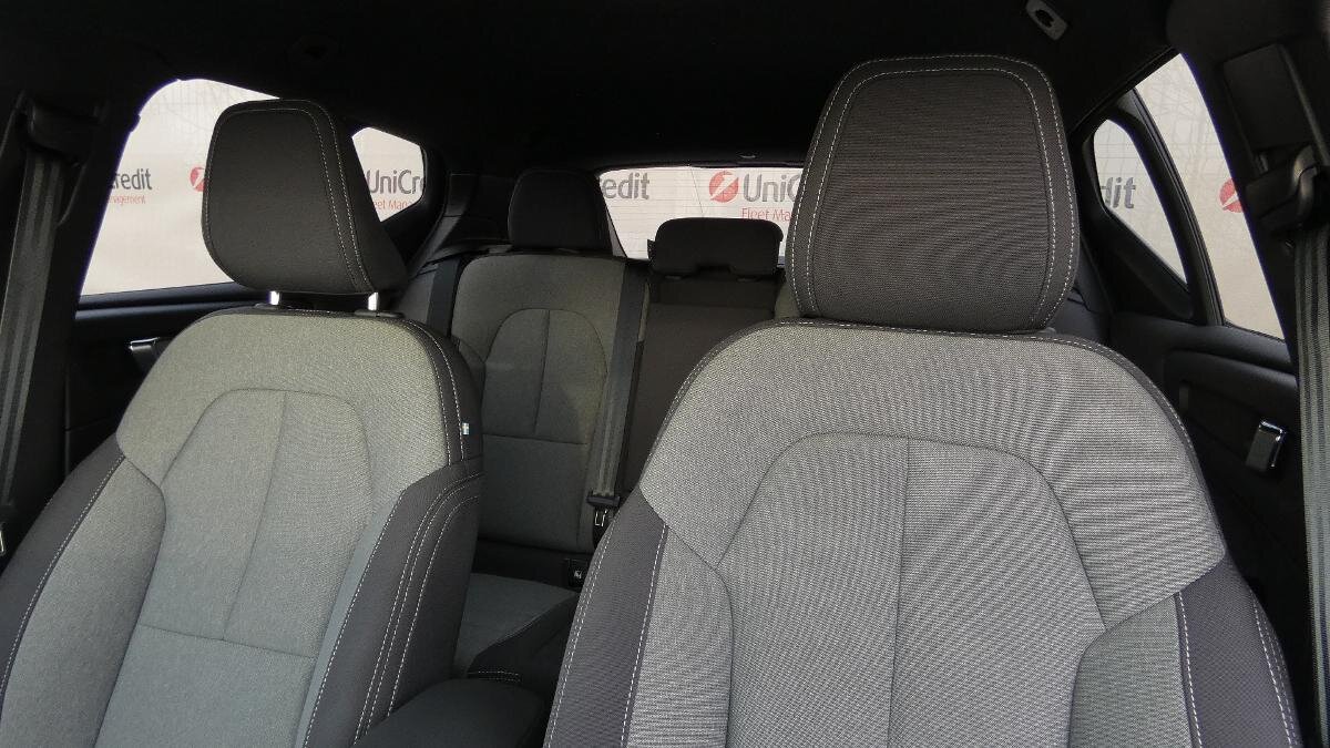 Volvo XC40 SUV / Terénní 2,0 l 120 kw