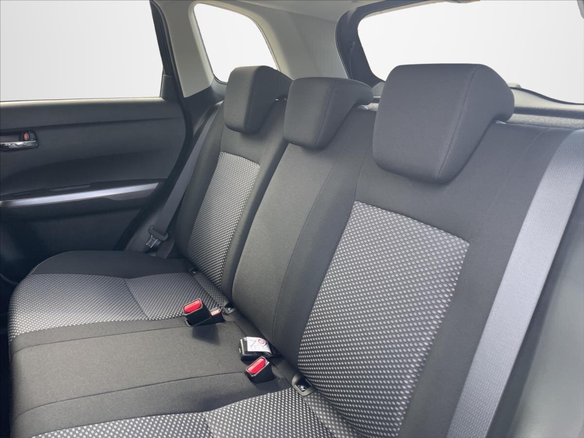 Suzuki Vitara SUV / Terénní 1,4 l 81 kw
