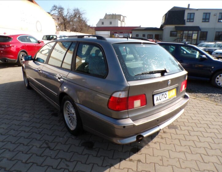 BMW Řada 5 Kombi 2,2 l 125 kw