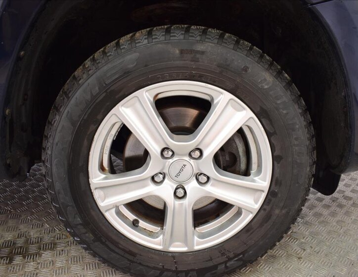 Toyota RAV4 SUV / Terénní 2,2 l 130 kw