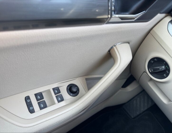 Škoda Superb Liftback 2,0 l 147 kw