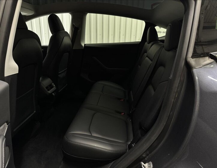 Tesla Model Y SUV 0,0 378 kw