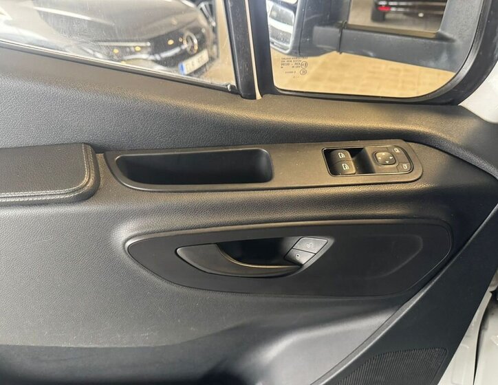 Mercedes-Benz Sprinter 9