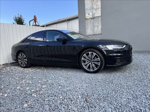 Audi A8 Sedan / Limuzína 3,0 l 210 kw