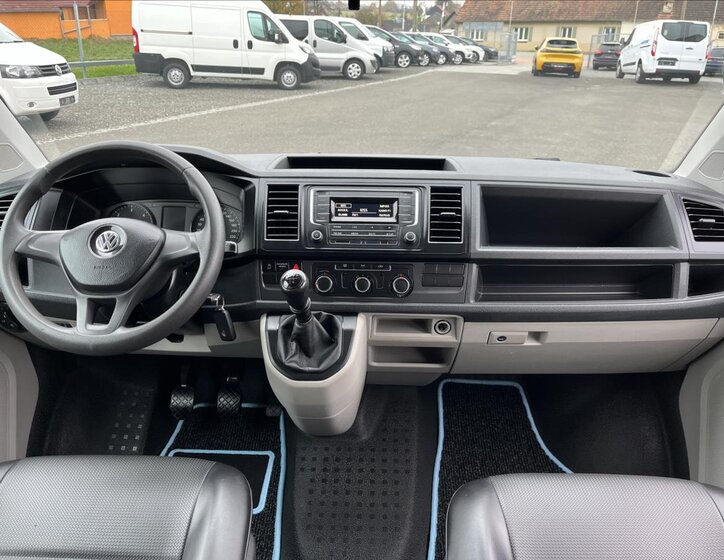 Volkswagen Transporter Kombi 2,0 l 62 kw