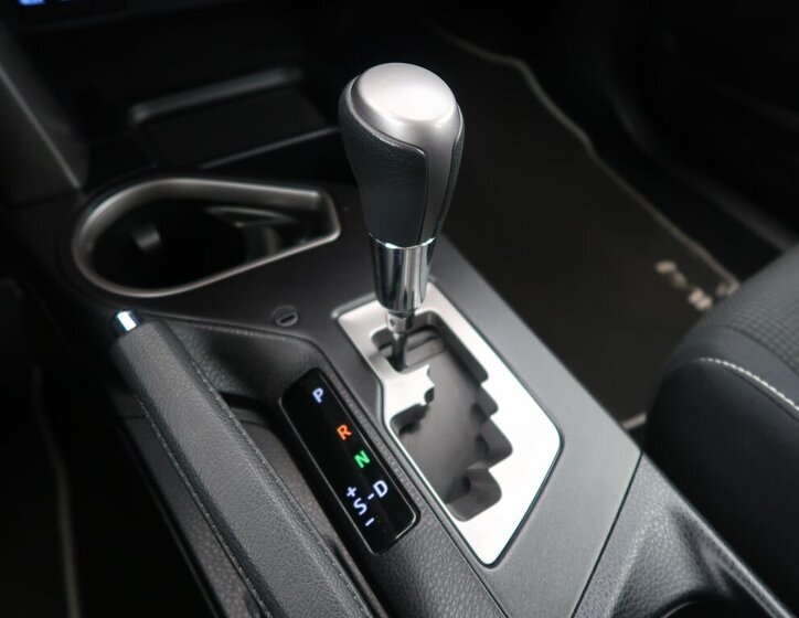 Toyota RAV4 SUV / Terénní 2,5 l 114 kw