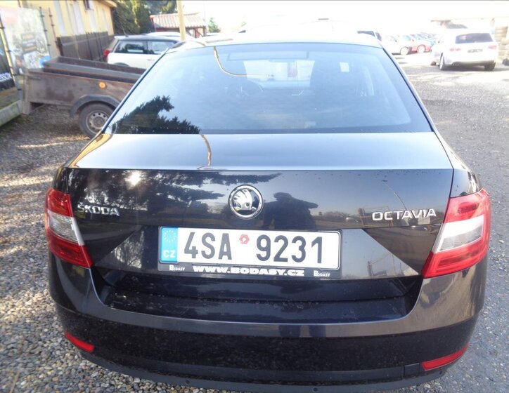 Škoda Octavia Sedan / Limuzína 1,6 l 85 kw