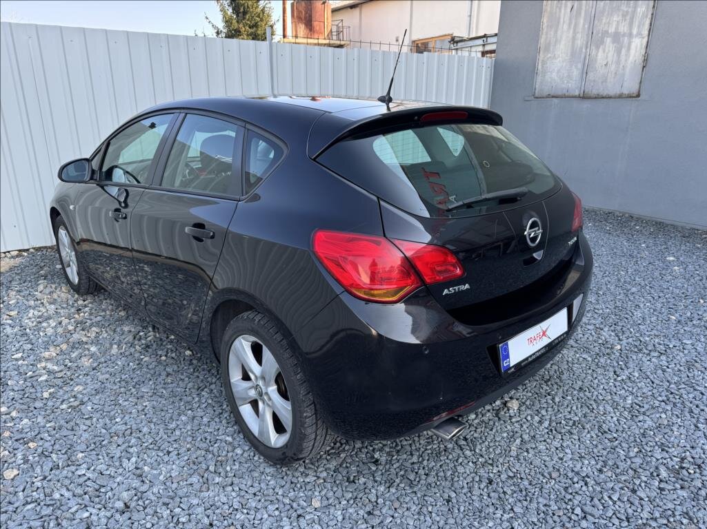 Opel Astra Hatchback 1,4 l 103 kw