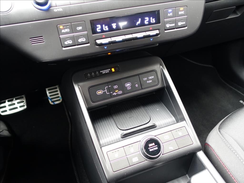 Hyundai Kona SUV / Terénní 1,6 l 132 kw