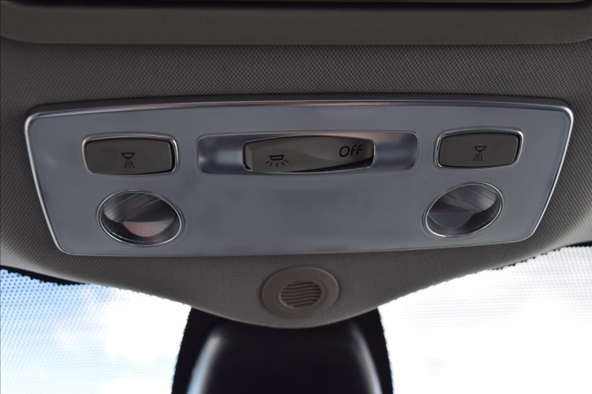 Renault Latitude Sedan / Limuzína 2,0 l 110 kw