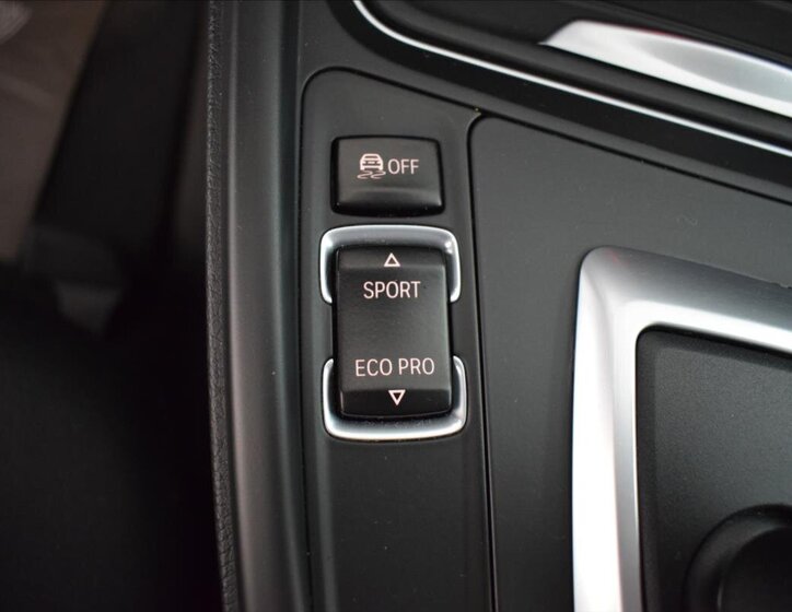 BMW Řada 3 Sedan / Limuzína 1,6 l 100 kw