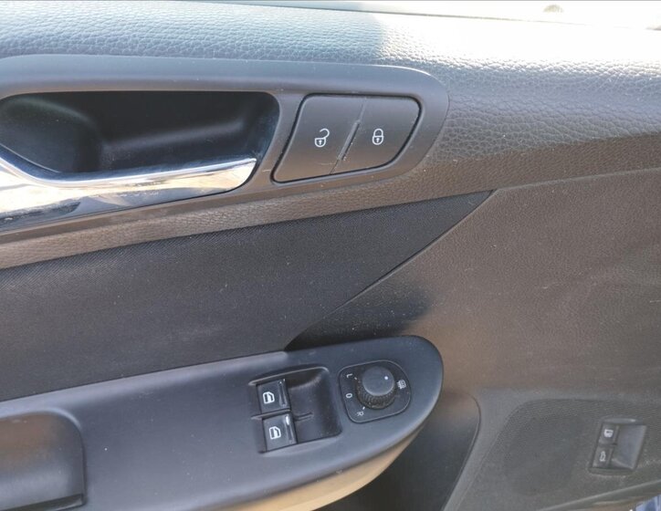 Volkswagen Passat Kombi 2,0 l 103 kw