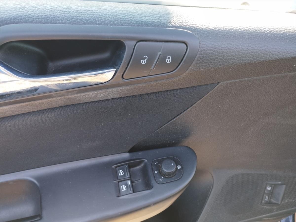 Volkswagen Passat Kombi 2,0 l 103 kw