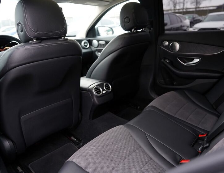 Mercedes-Benz Třídy C Sedan 2,0 l 143 kw