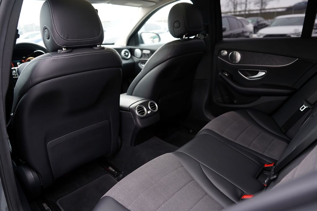 Mercedes-Benz Třídy C Sedan 2,0 l 143 kw