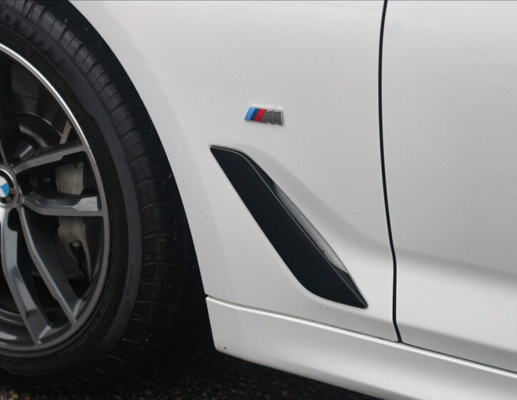 BMW Řada 5 Kombi 3,0 l 210 kw